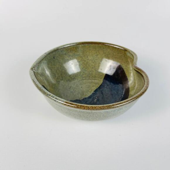 Heart Shaped Ceramic Art Pottery Bowl 5 3/4 x 5 3/4 x 2 1/8” - Picture 2 of 7